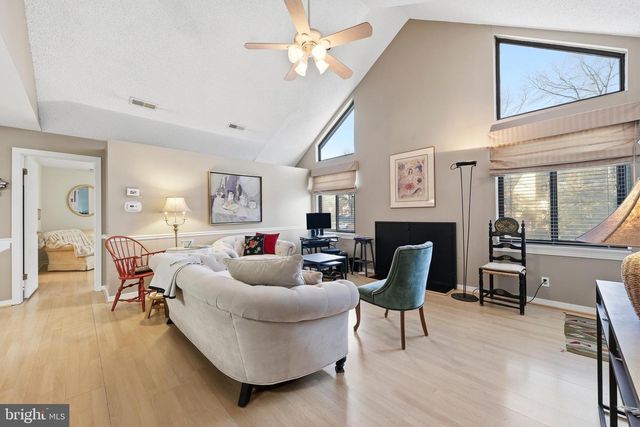 706 AUGUSTA CIR, Mount Laurel, NJ 08054