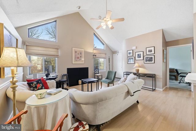 706 AUGUSTA CIR, Mount Laurel, NJ 08054