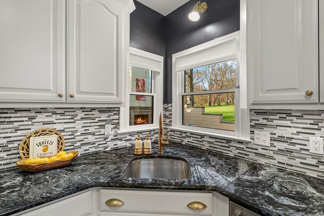 9422 Berkshire Ct, Brentwood, TN 37027