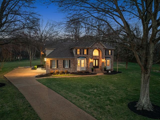 9422 Berkshire Ct, Brentwood, TN 37027