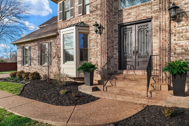 9422 Berkshire Ct, Brentwood, TN 37027