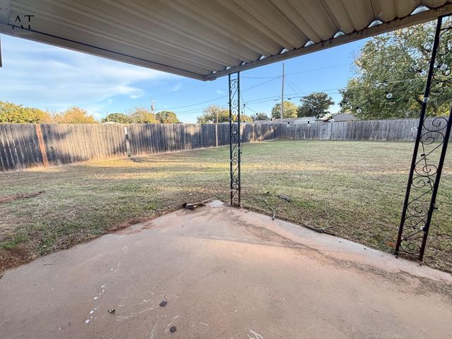 1302 DANBERRY STREET, Burkburnett, TX 76354