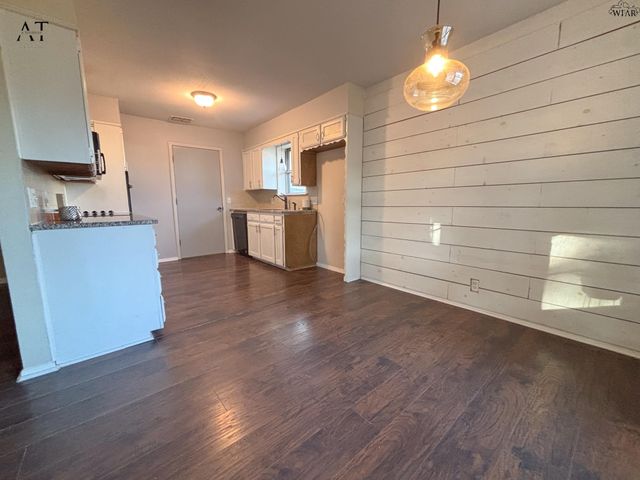 1302 DANBERRY STREET, Burkburnett, TX 76354