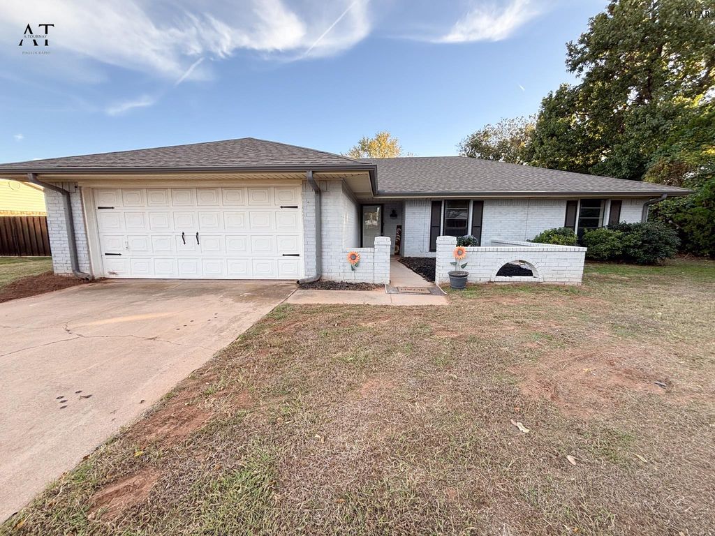 1302 DANBERRY STREET, Burkburnett, TX 76354