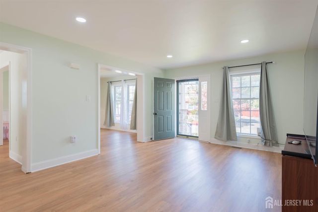 5 Sherman Street, Jamesburg, NJ 08831