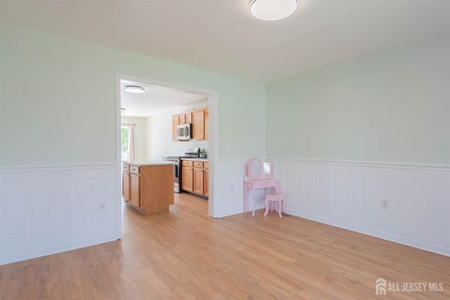 5 Sherman Street, Jamesburg, NJ 08831