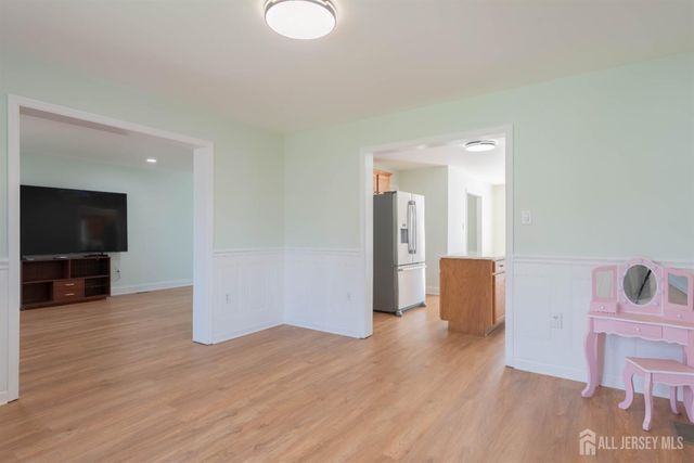 5 Sherman Street, Jamesburg, NJ 08831