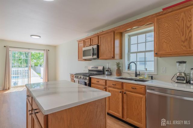 5 Sherman Street, Jamesburg, NJ 08831