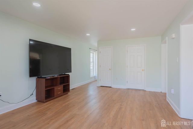 5 Sherman Street, Jamesburg, NJ 08831