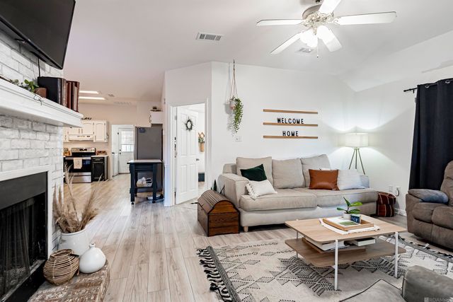 3755 Merritt Anne Dr, Baton Rouge, LA 70816