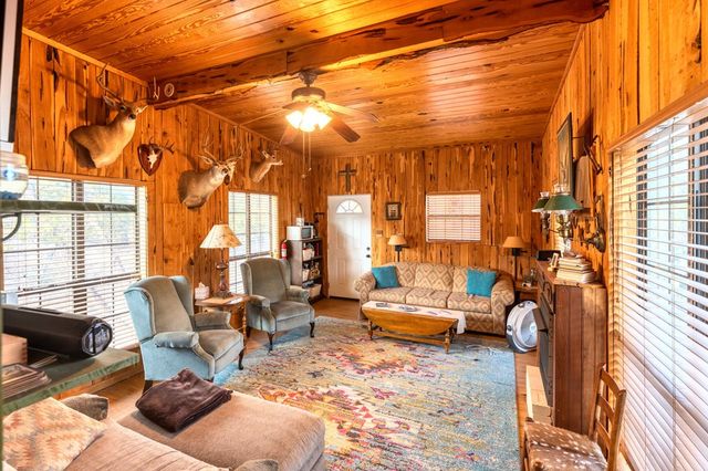 19019 FM 470, Tarpley, TX 78883