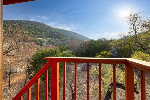 19019 FM 470, Tarpley, TX 78883