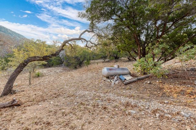 19019 FM 470, Tarpley, TX 78883