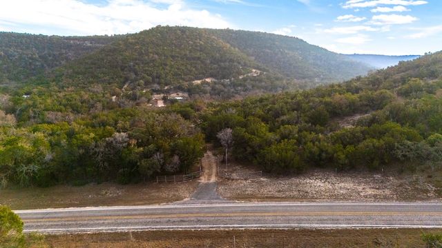 19019 FM 470, Tarpley, TX 78883