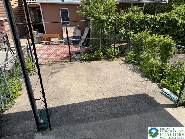 231 North Peach Street, Allentown City, PA 18102