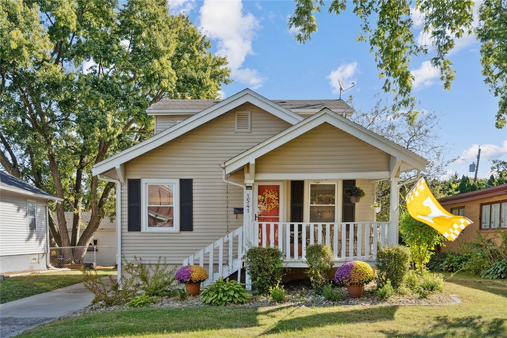 1541 44th Street, Des Moines, IA 50311