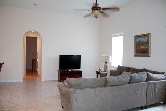4213 SW 14TH PL, Cape Coral, FL 33914