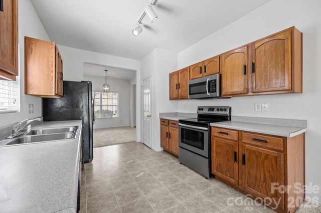 9006 Corey Common Avenue, Charlotte, NC 28216