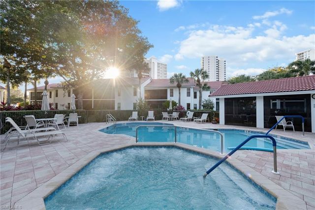 583 Serendipity DR # 583, Naples, FL 34108
