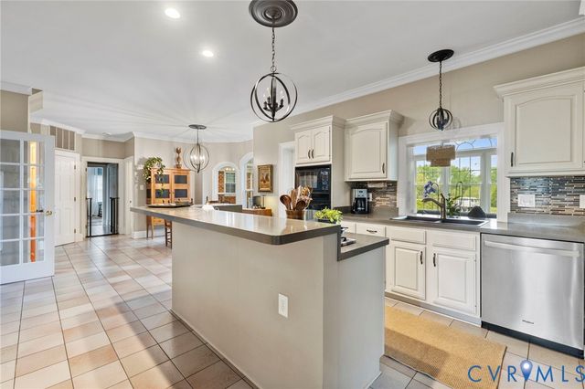 5346 Pole Green Rd, Mechanicsville, VA 23116