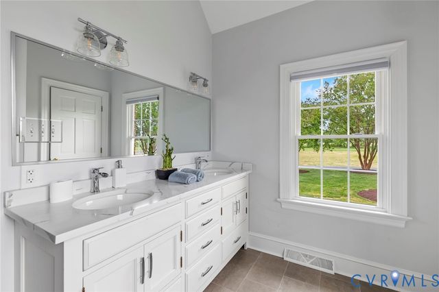 5346 Pole Green Rd, Mechanicsville, VA 23116