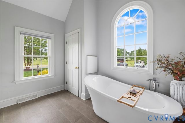 5346 Pole Green Rd, Mechanicsville, VA 23116