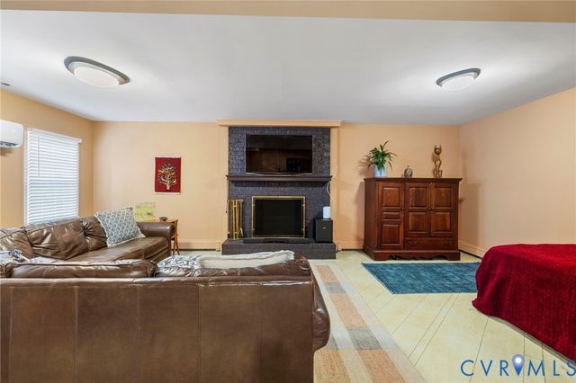 5346 Pole Green Rd, Mechanicsville, VA 23116