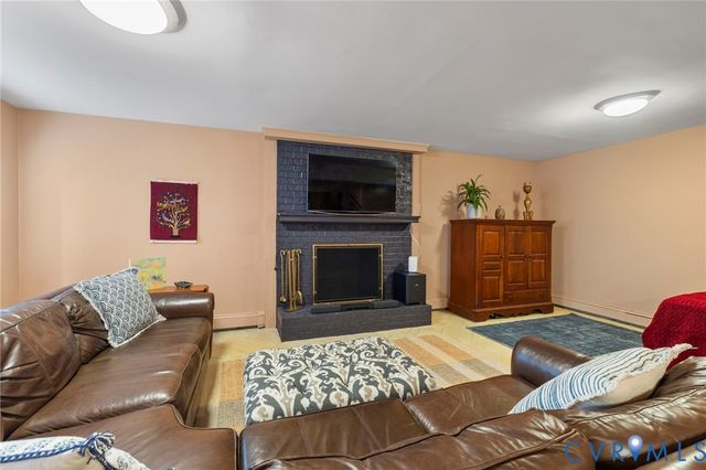 5346 Pole Green Rd, Mechanicsville, VA 23116