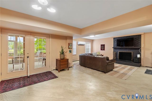 5346 Pole Green Rd, Mechanicsville, VA 23116