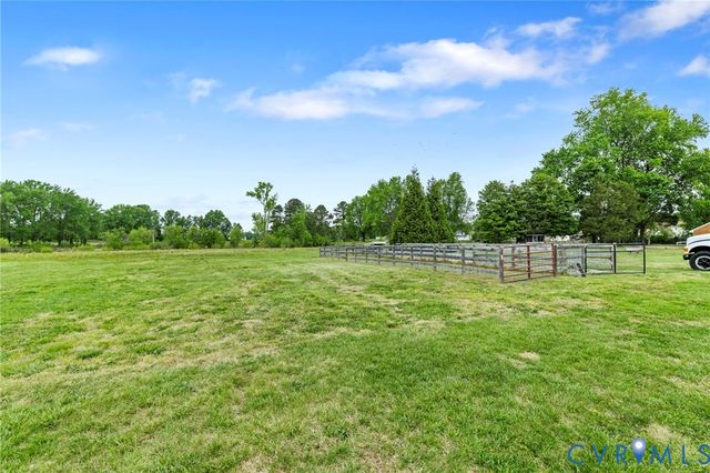 5346 Pole Green Rd, Mechanicsville, VA 23116