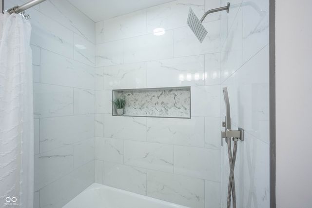 4839 Rosslyn Avenue, Indianapolis, IN 46205