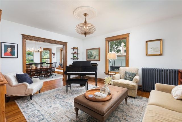 23 N Columbia Street, Naperville, IL 60540