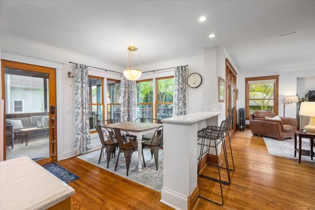 23 N Columbia Street, Naperville, IL 60540