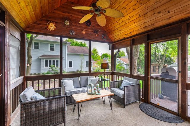 23 N Columbia Street, Naperville, IL 60540