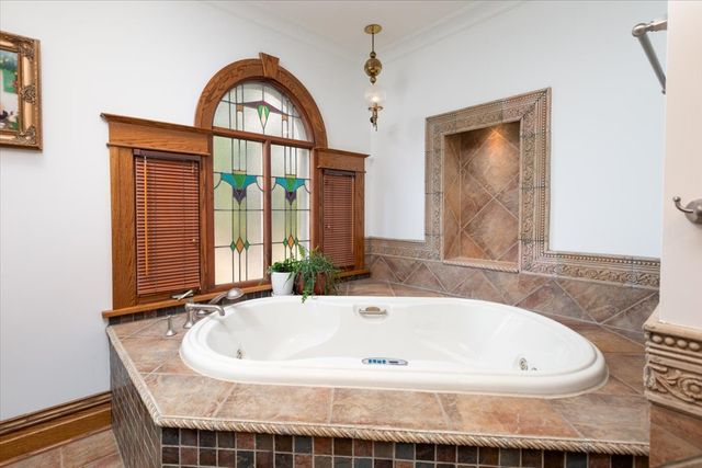 23 N Columbia Street, Naperville, IL 60540