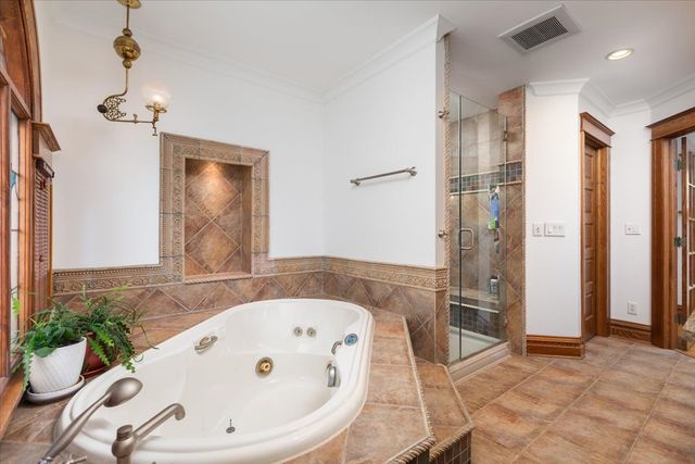 23 N Columbia Street, Naperville, IL 60540