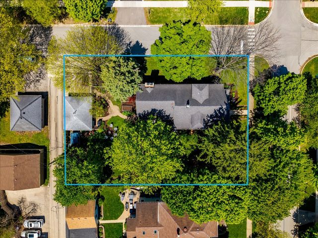 23 N Columbia Street, Naperville, IL 60540
