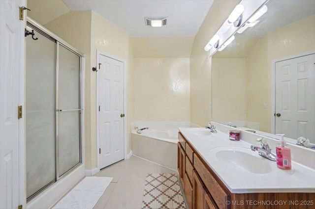 1028 W Quincy Street, Broken Arrow, OK 74012