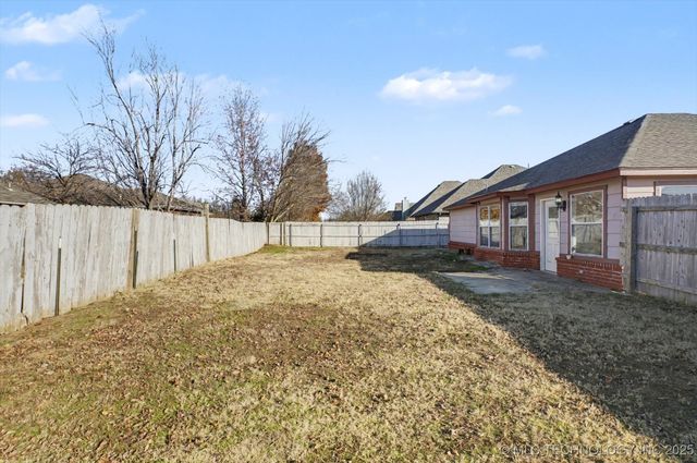 1028 W Quincy Street, Broken Arrow, OK 74012