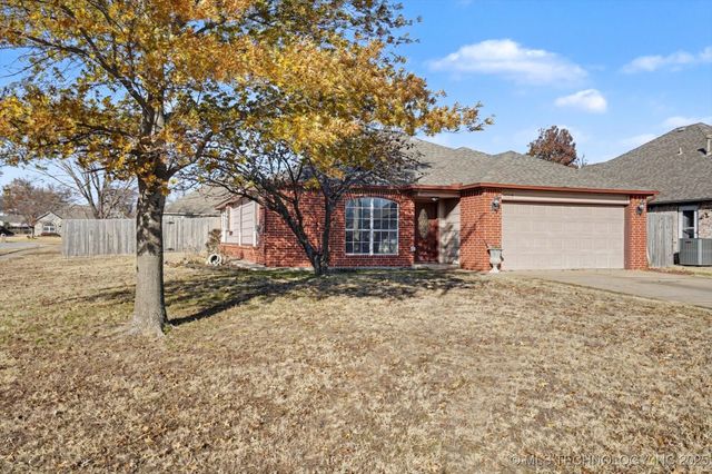 1028 W Quincy Street, Broken Arrow, OK 74012