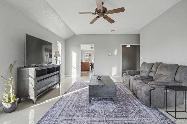 1028 W Quincy Street, Broken Arrow, OK 74012