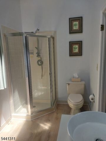 11 Strawberry Hill Rd, Branchburg Twp., NJ 08876