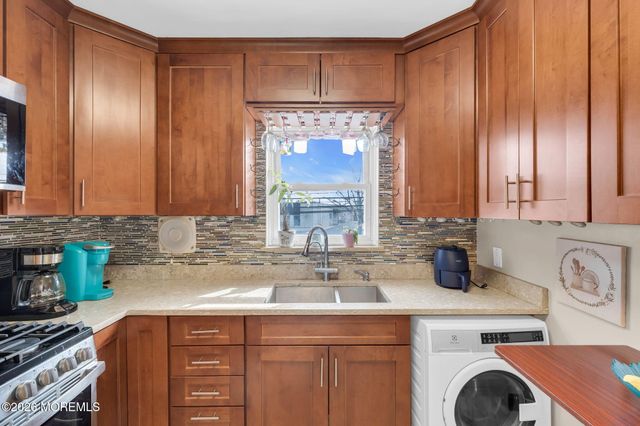 155 Wyckoff Road B, Eatontown, NJ 07724