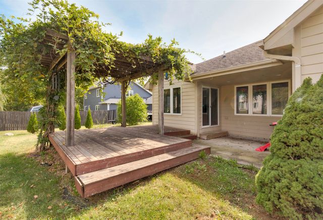 1510 W Iowa Avenue, Indianola, IA 50125