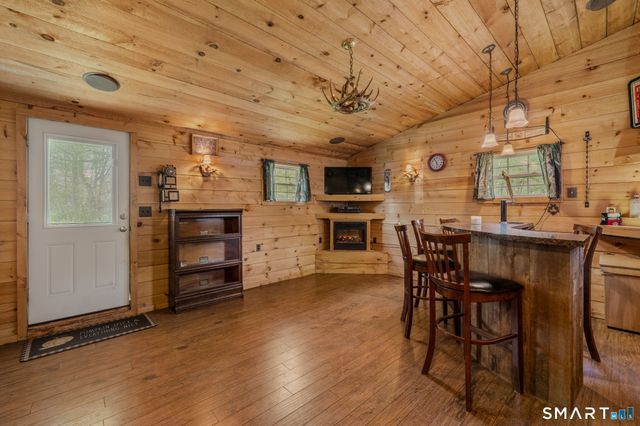 1352 North Road, Groton, CT 06340