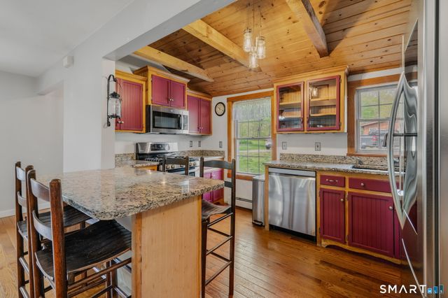 1352 North Road, Groton, CT 06340