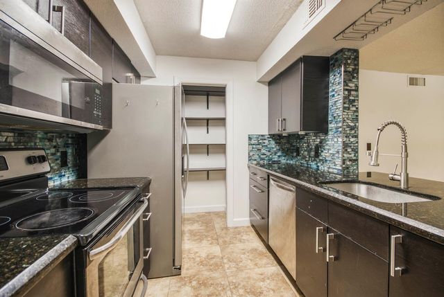 815 W Boynton Beach Boulevard 11-103, Boynton Beach, FL 33426