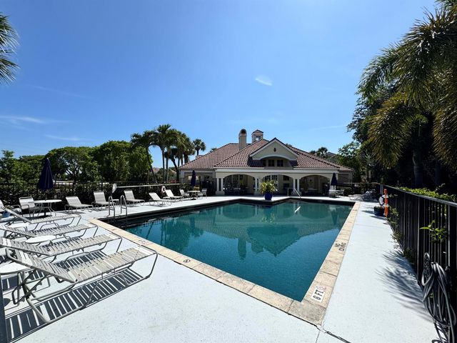 815 W Boynton Beach Boulevard 11-103, Boynton Beach, FL 33426