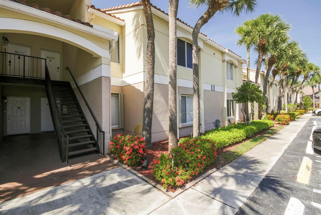 815 W Boynton Beach Boulevard 11-103, Boynton Beach, FL 33426