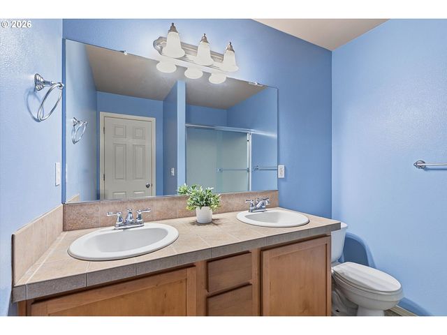 1473 Ne ALEXANDRIA Pl, Hillsboro, OR 97124